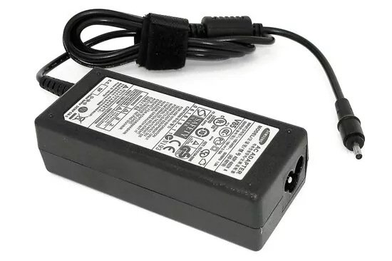 Блок питания (сетевой адаптер) для ноутбуков Samsung 19V 3.16A 3.0x1.1mm