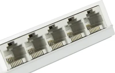 Коммутатор D-Link DES-1005C 5-port UTP 10/100Mbps Auto-sensing, Stand-alone, Unmanaged